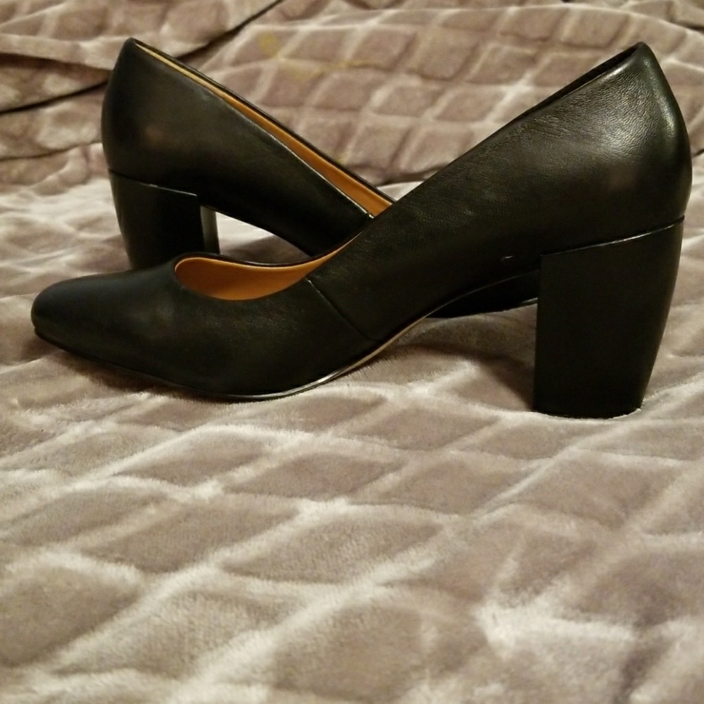 Black dress shoe